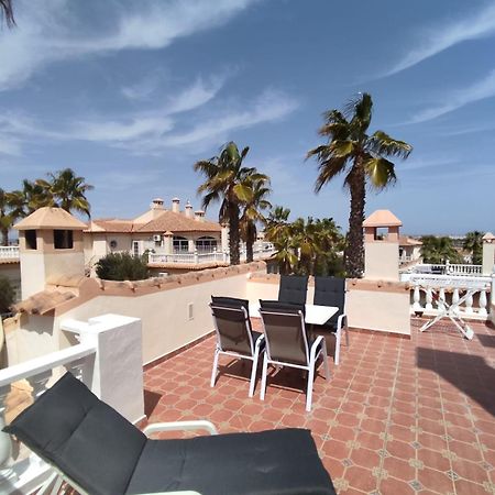 Schoenes Ruhiges Rooftop Apartment Mit Grosser Dachterrasse Torrevieja Eksteriør billede