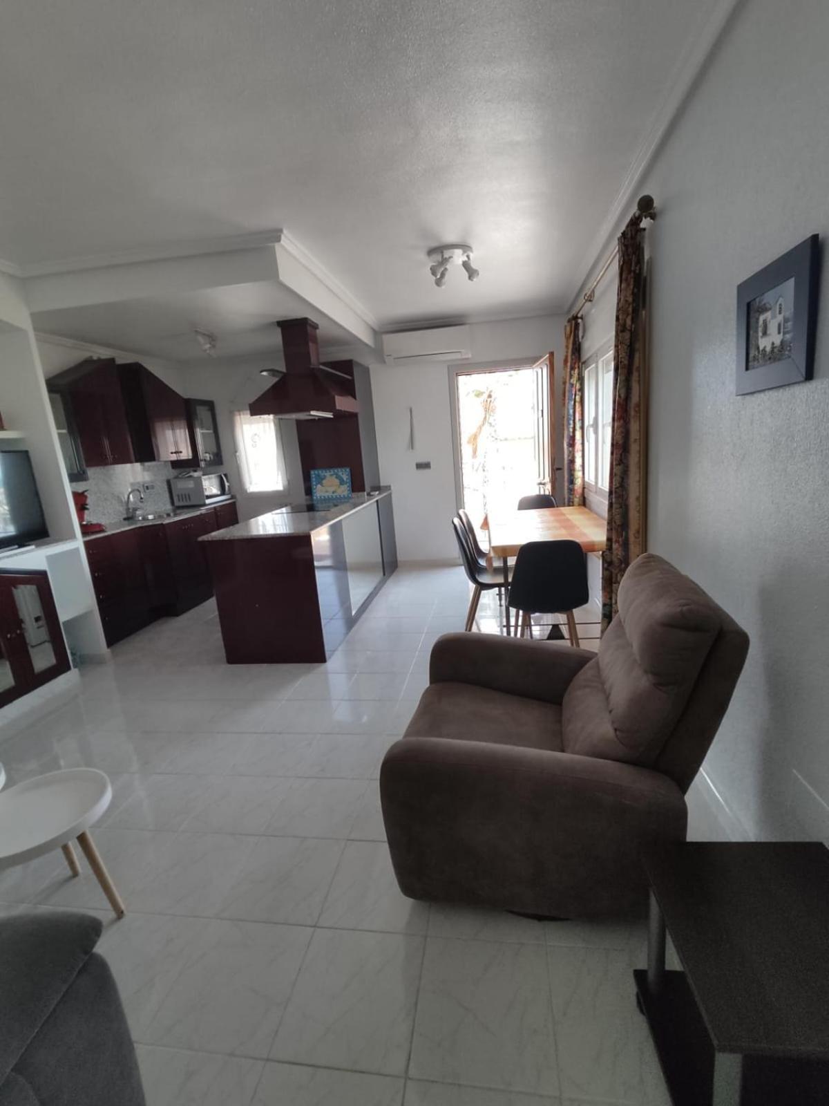 Schoenes Ruhiges Rooftop Apartment Mit Grosser Dachterrasse Torrevieja Eksteriør billede